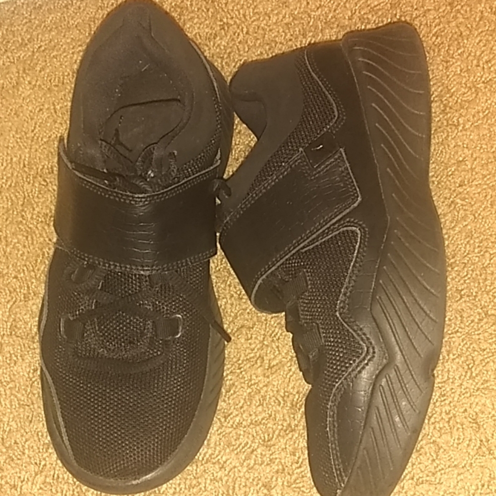 Shoes - Picture 4 of 4